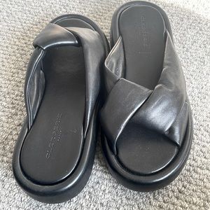 Robert Clergerie black leather slide sandals